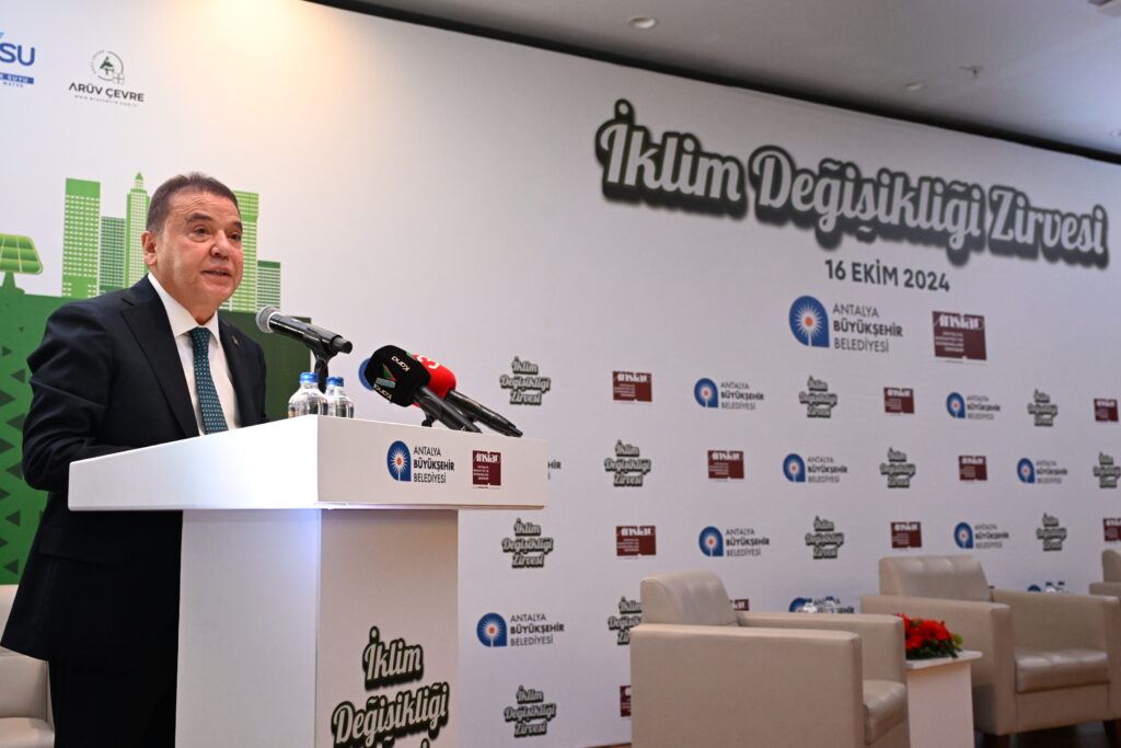 İklim Değişikliği Zirvesi düzenledi