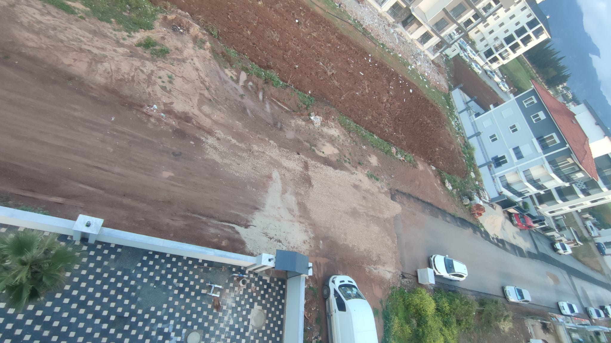 DÖŞEMEALTI’NDA YOL SORUNU VATANDAŞLARI ÇİLEDEN ÇIKARDI